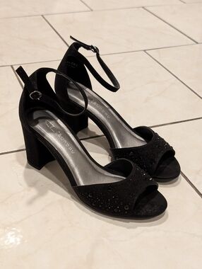 Chinese Laundry Joella Ankle Strap Block Heel Black Suede Embellished Sandals